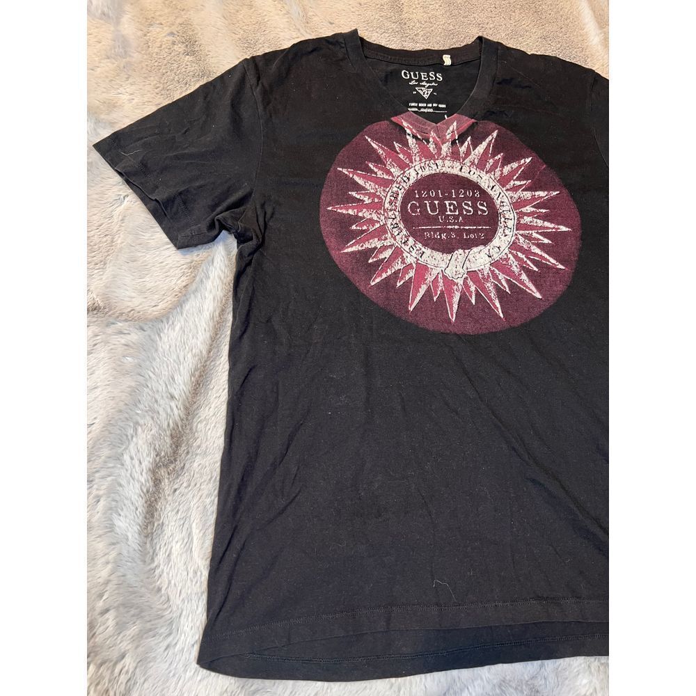 GUESS Black Graphic T-Shirt Sun Burst Logo Vintage Style Cotton Casual Tee Sz L - Picture 4 of 14